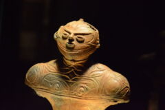 中空土偶(函館市縄文文化交流センター)